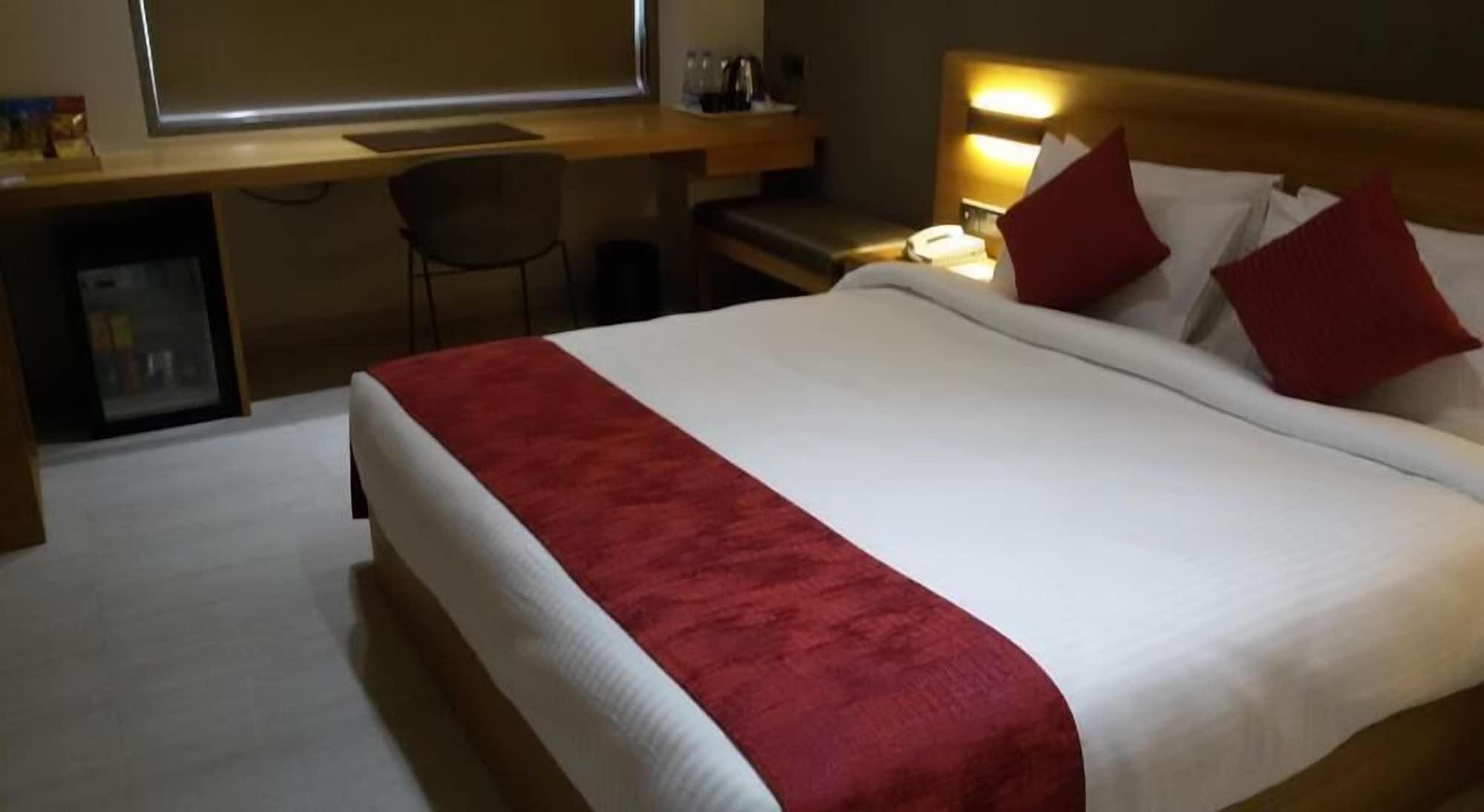 Hotel Suba Elite Vadodara Buitenkant foto