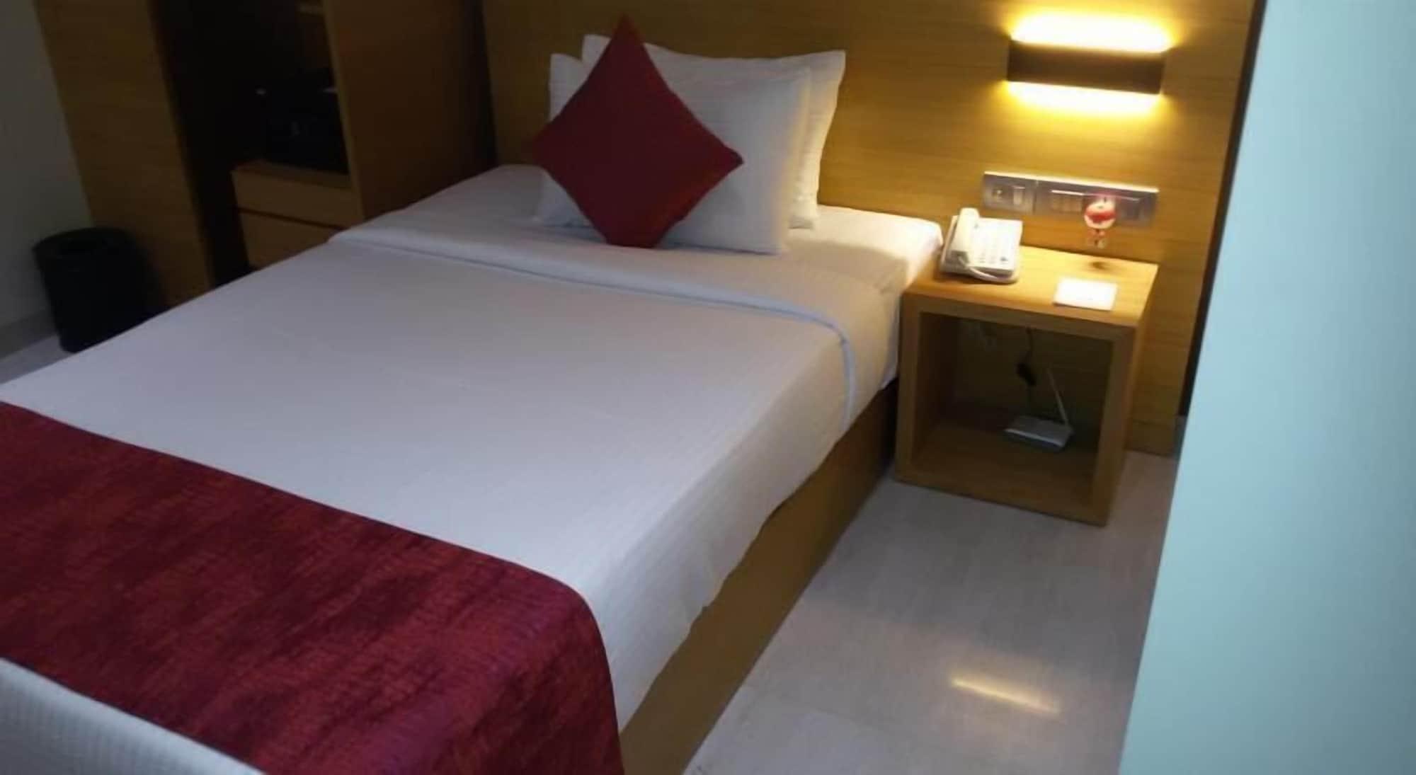 Hotel Suba Elite Vadodara Buitenkant foto