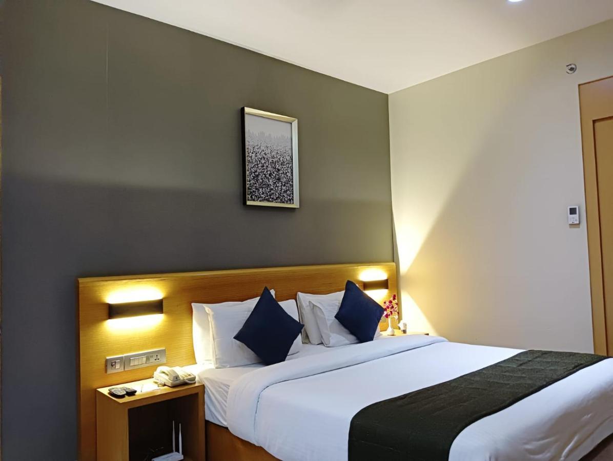 Hotel Suba Elite Vadodara Buitenkant foto