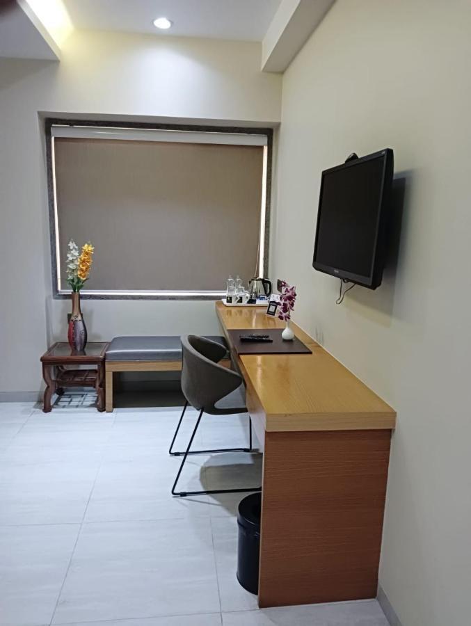 Hotel Suba Elite Vadodara Buitenkant foto