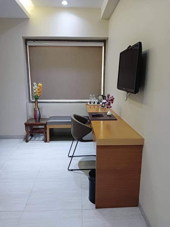 Hotel Suba Elite Vadodara Buitenkant foto