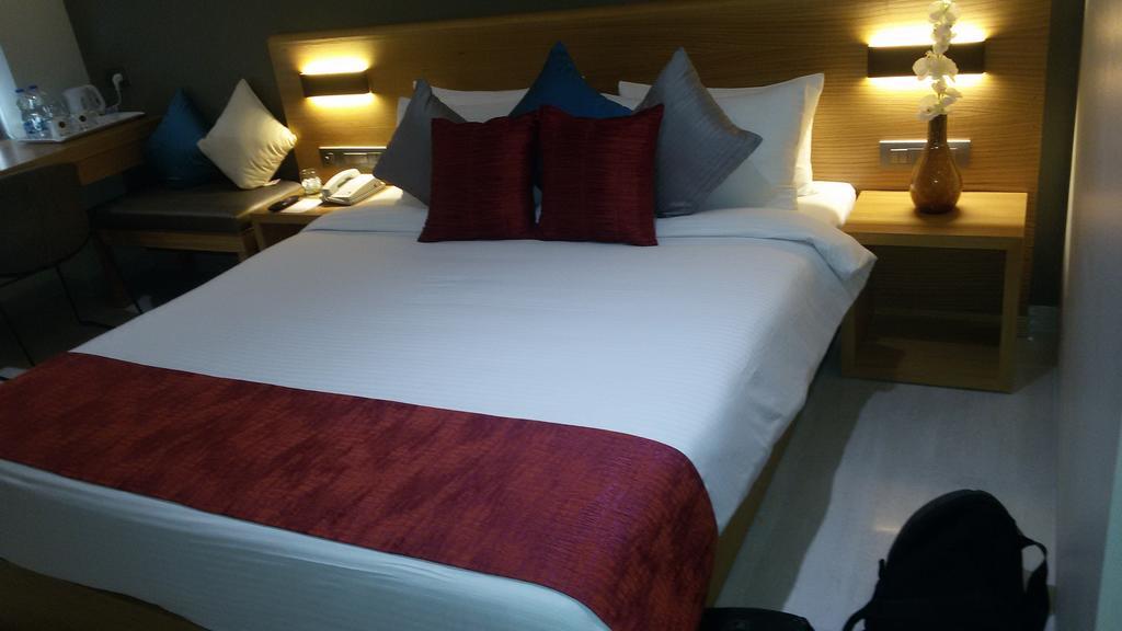 Hotel Suba Elite Vadodara Kamer foto