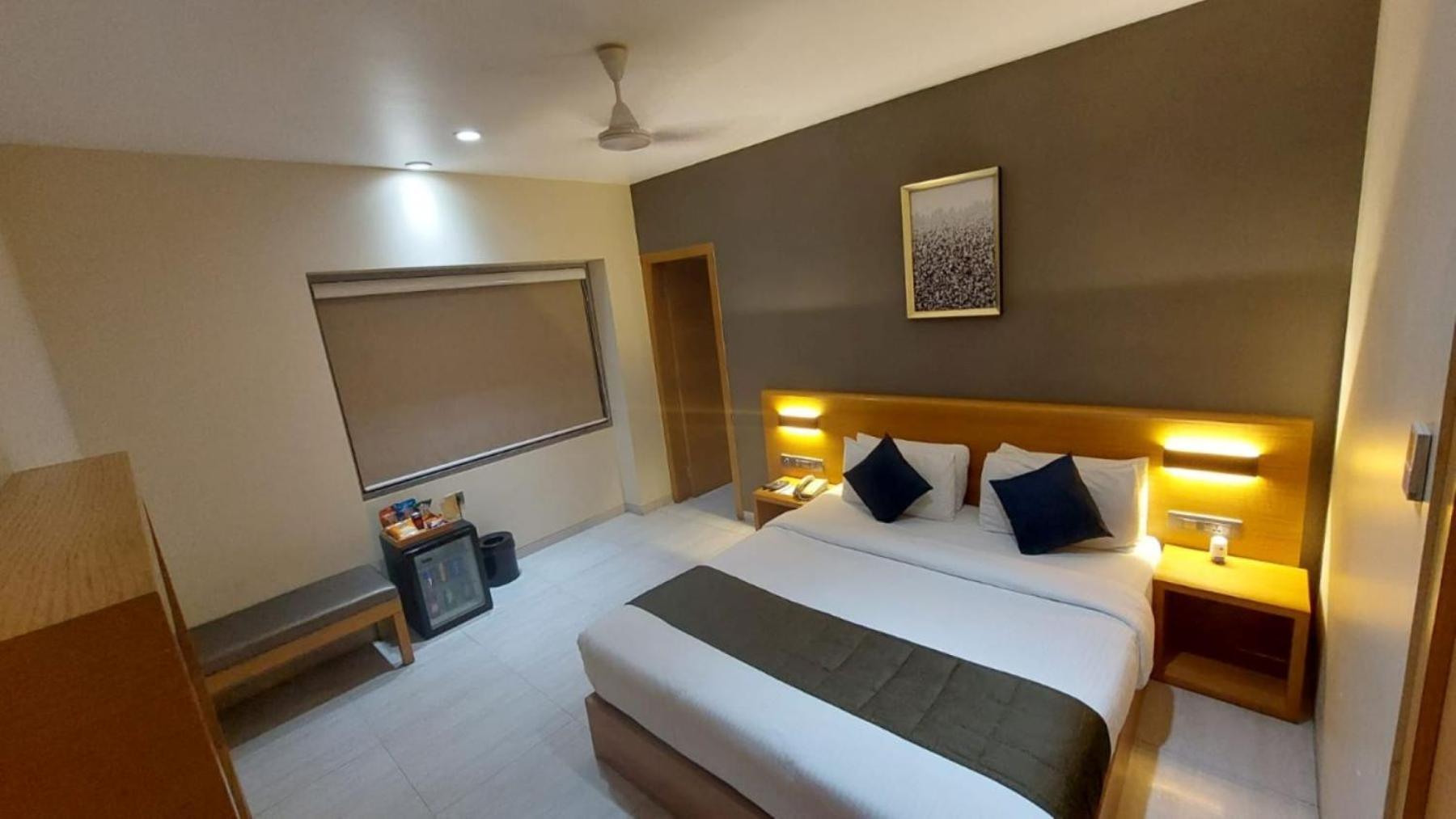 Hotel Suba Elite Vadodara Buitenkant foto